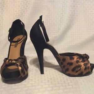 Cosmopolitan Satin Leopard print satin Stiletto w/ ankle strap